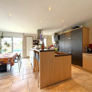 Maison de ville – 4 chambres – jardin et garage