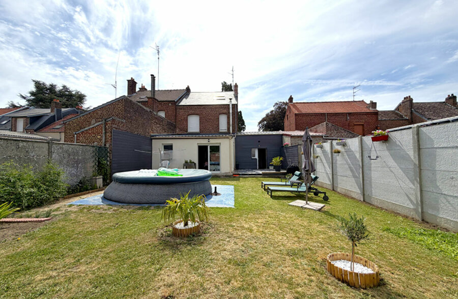 Maison de ville – 4 chambres – jardin et garage