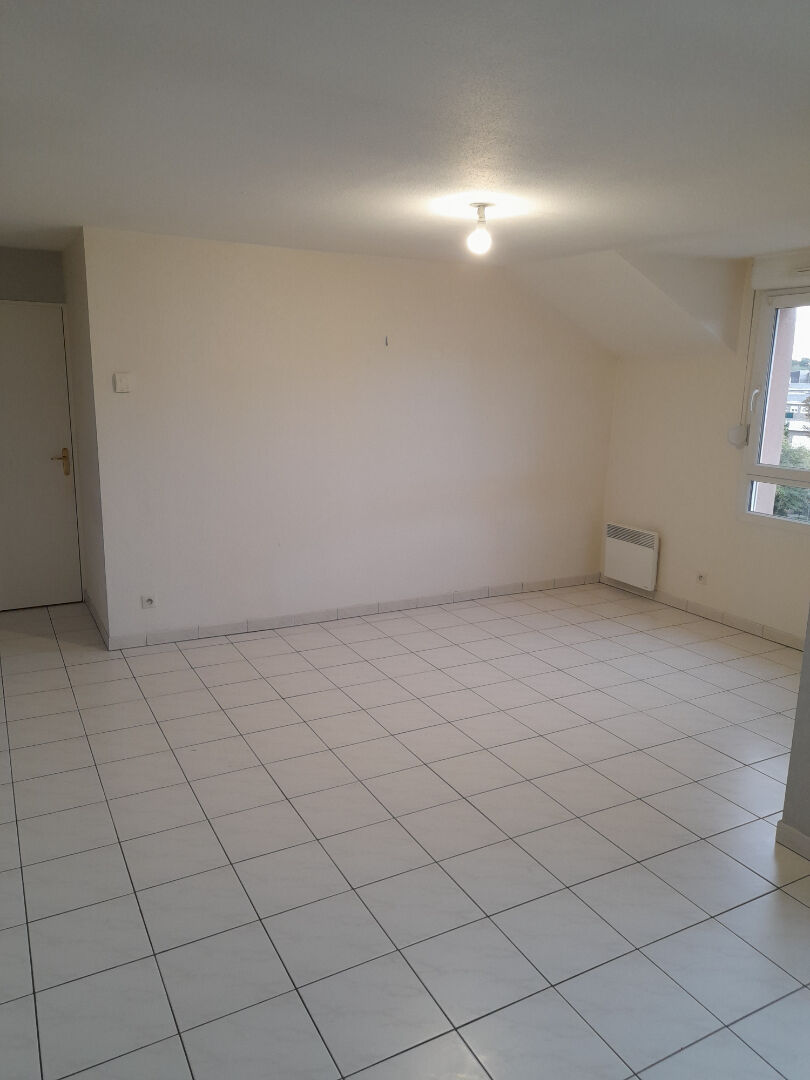 Appartement Lens 3 pièce(s) 61.50 m2 avec balcon + place de parking.