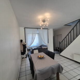 À vendre !! Maison semi-individuelle 97 m² , 3 chambres + bureau+ jardin 85m²!! 191 000 € HAI !!!