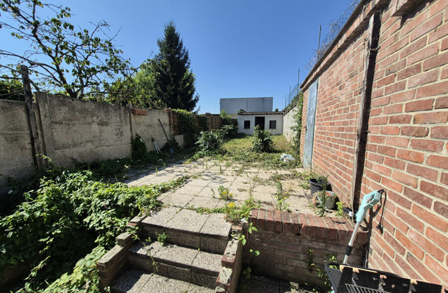 À vendre !! Maison semi-individuelle 97 m² , 3 chambres + bureau+ jardin 85m²!! 191 000 € HAI !!!