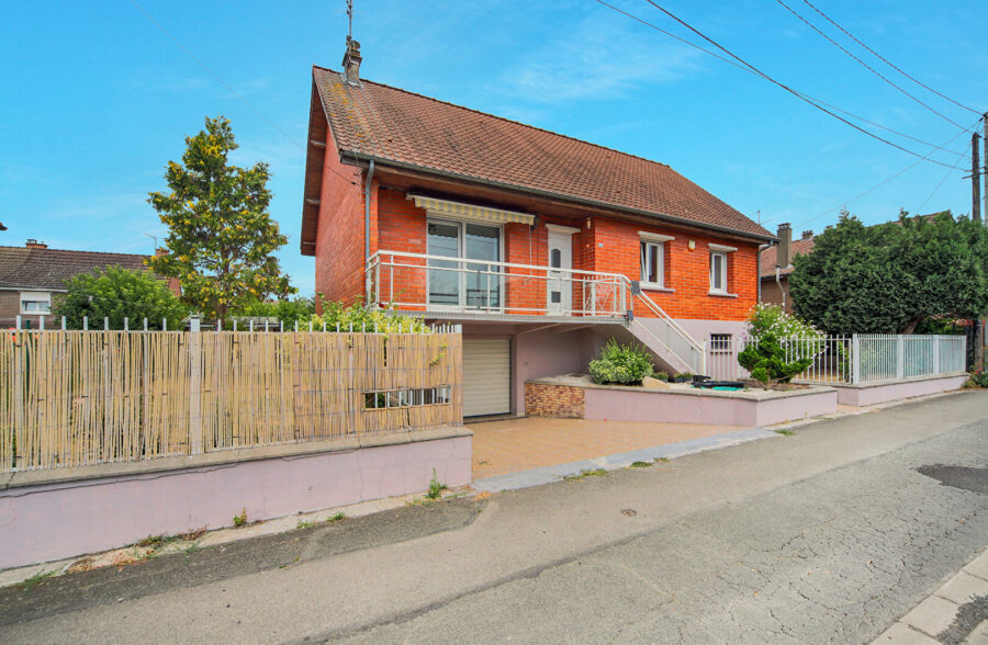 Maison individuelle avec sous sol complet
