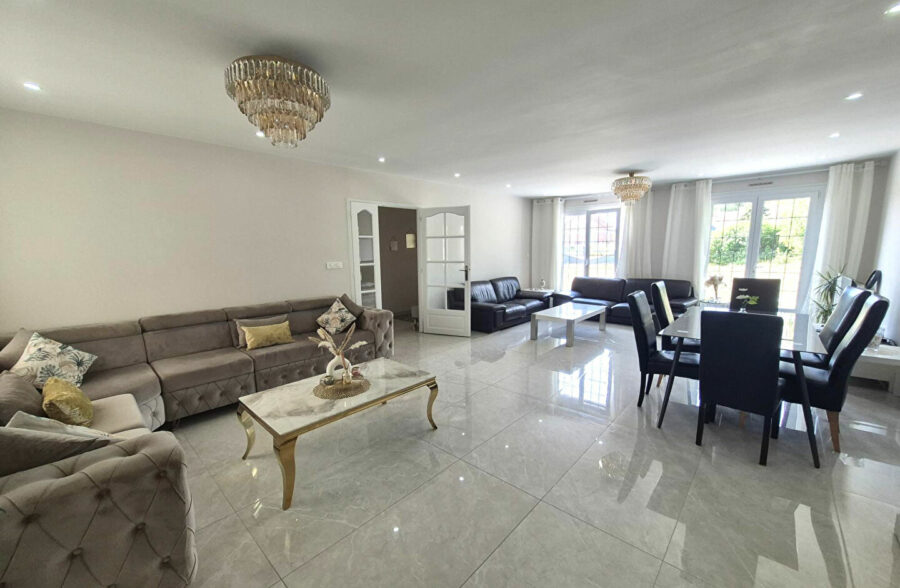 Plain pied individuel, 4 chambres, jardin et garages