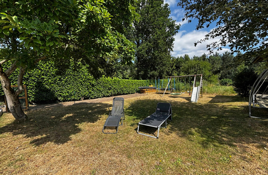 Plain pied individuel, 4 chambres, jardin et garages
