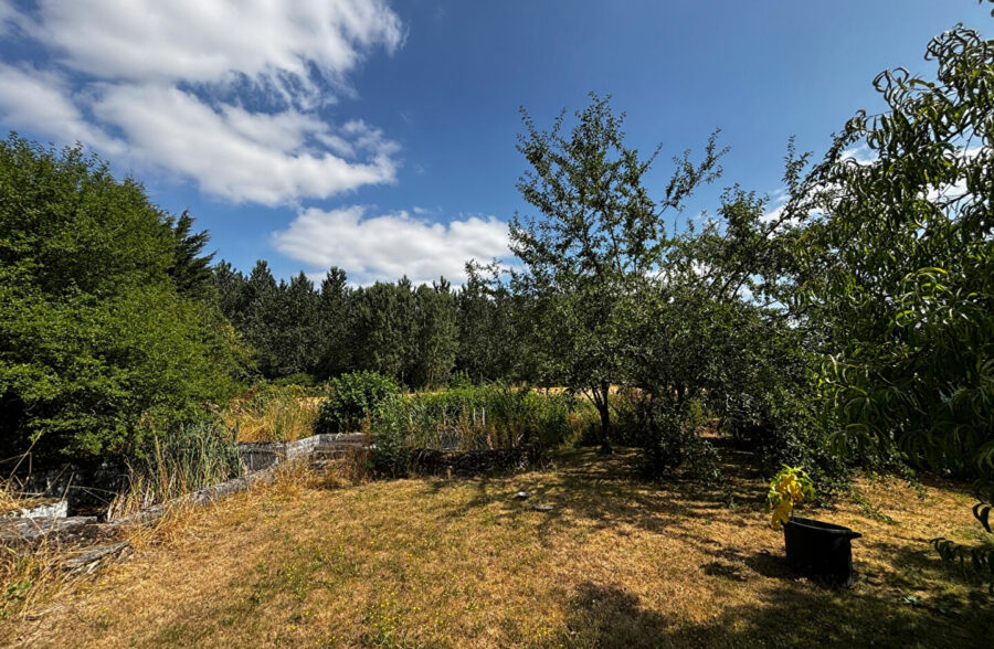 Plain pied individuel, 4 chambres, jardin et garages