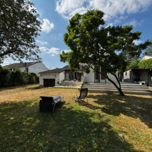 Plain pied individuel, 4 chambres, jardin et garages