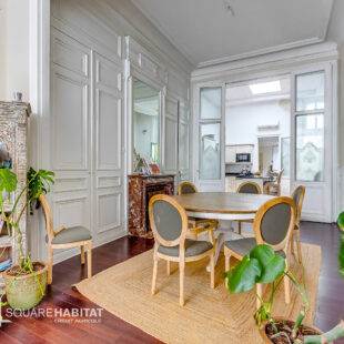 EXCLUSIVITÉ! MAISON DE MAÎTRE SEMI-MITOYENNE À ROUBAIX ! 214 m² ! 5 Chambres, salle de jeux, jardin, dépendance 60m², places de parking privées!! 215 000 € HAI!!