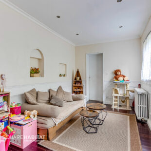 EXCLUSIVITÉ! MAISON DE MAÎTRE SEMI-MITOYENNE À ROUBAIX ! 214 m² ! 5 Chambres, salle de jeux, jardin, dépendance 60m², places de parking privées!! 215 000 € HAI!!