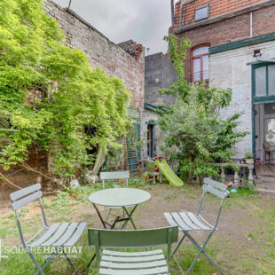 EXCLUSIVITÉ! MAISON DE MAÎTRE SEMI-MITOYENNE À ROUBAIX ! 214 m² ! 5 Chambres, salle de jeux, jardin, dépendance 60m², places de parking privées!! 215 000 € HAI!!