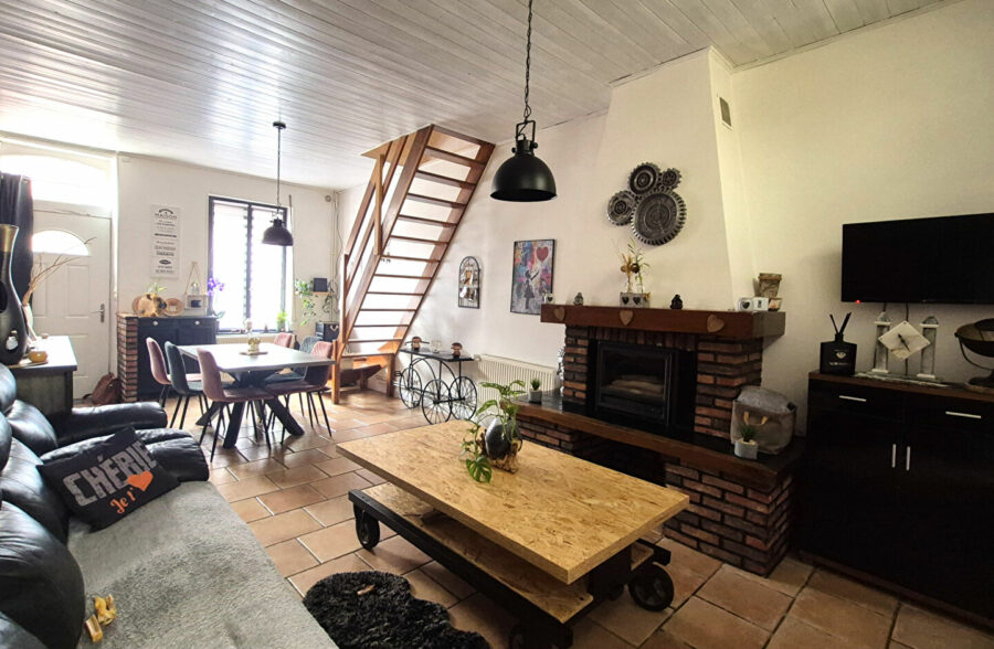 JOLIE MAISON AVEC BELLE TERRASSE