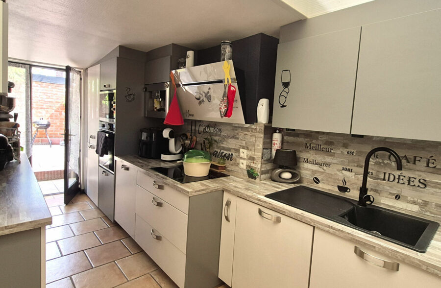 JOLIE MAISON AVEC BELLE TERRASSE