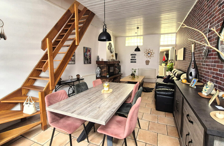JOLIE MAISON AVEC BELLE TERRASSE