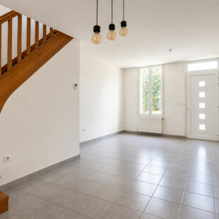 Maison semi mitoyenne entièrement rénovée de 80m²