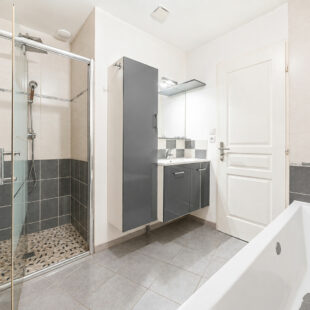 Maison semi mitoyenne entièrement rénovée de 80m²