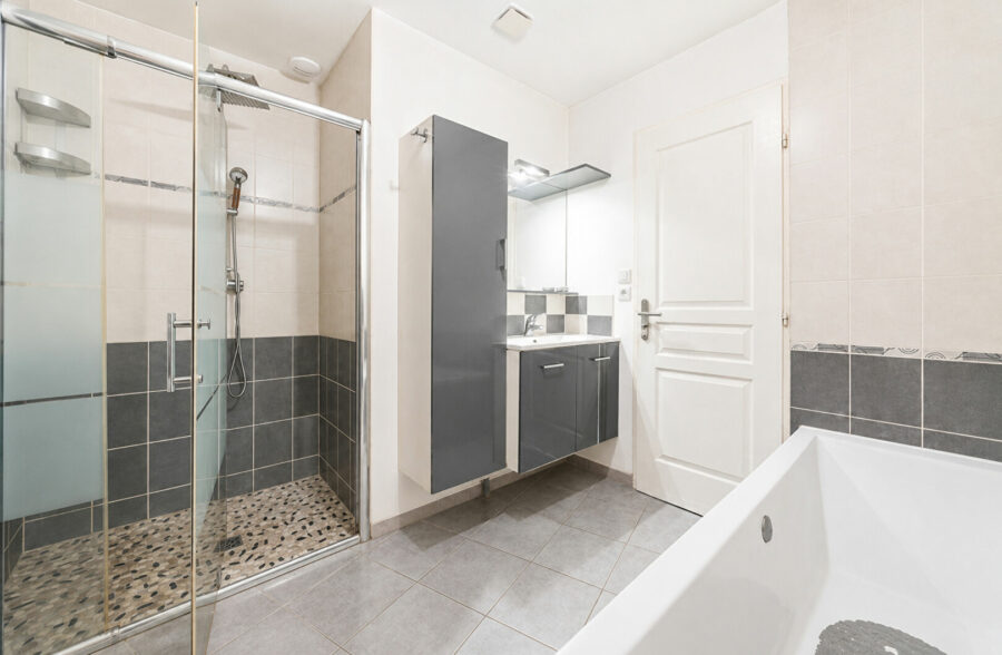 Maison semi mitoyenne entièrement rénovée de 80m²