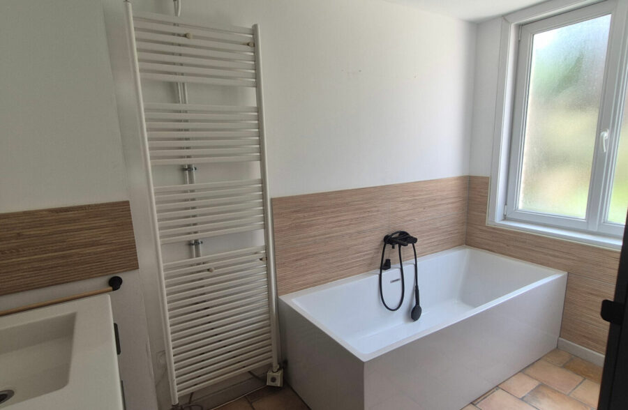 Spacieuse maison familiale de 177 m² à Sepmeries– 5 chambres, garage & volume !