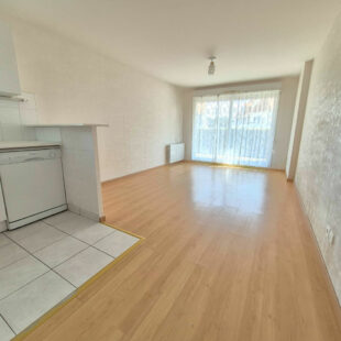 Appartement Berck 51.34 m2 , 2 chambres ,en rez de jardin avec place de parking .