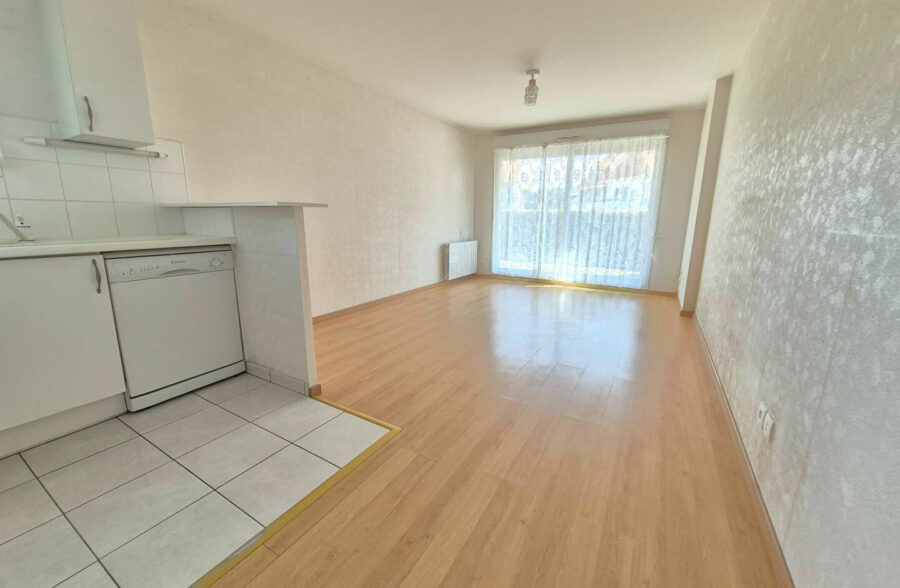 Appartement Berck 51.34 m2 , 2 chambres ,en rez de jardin avec place de parking .