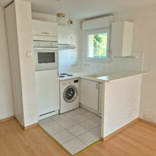 Appartement Berck 51.34 m2 , 2 chambres ,en rez de jardin avec place de parking .