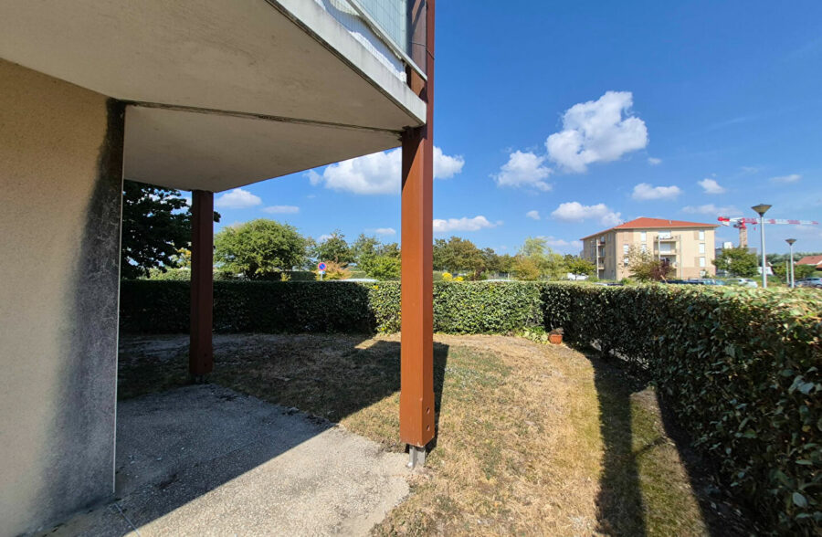 Appartement Berck 51.34 m2 , 2 chambres ,en rez de jardin avec place de parking .