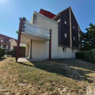 Appartement Berck 51.34 m2 , 2 chambres ,en rez de jardin avec place de parking .