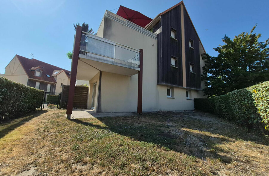 Appartement Berck 51.34 m2 , 2 chambres ,en rez de jardin avec place de parking .