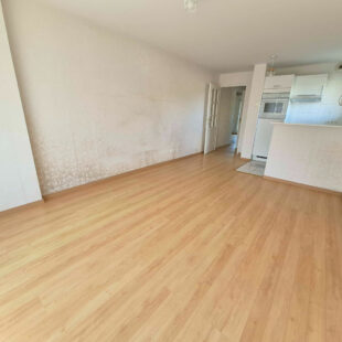 Appartement Berck 51.34 m2 , 2 chambres ,en rez de jardin avec place de parking .