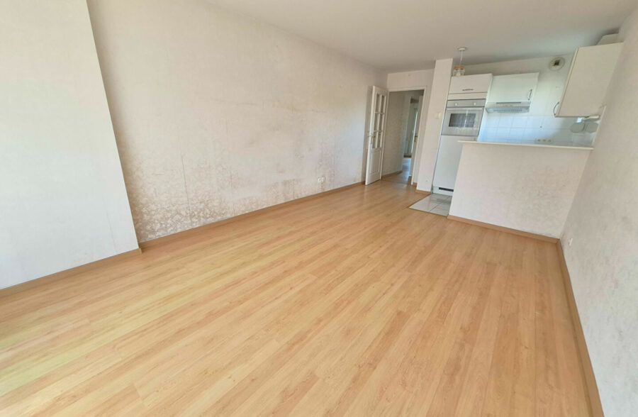 Appartement Berck 51.34 m2 , 2 chambres ,en rez de jardin avec place de parking .