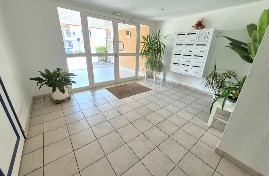 Appartement Berck 51.34 m2 , 2 chambres ,en rez de jardin avec place de parking .