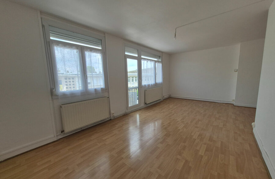 Appartement Lens 4 pièce(s) 74,69 m2 avec balcon +cave.