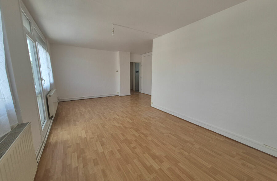 Appartement Lens 4 pièce(s) 74,69 m2 avec balcon +cave.