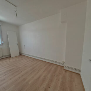 Appartement Lens 4 pièce(s) 74,69 m2 avec balcon +cave.