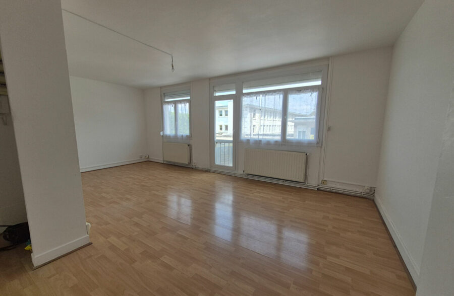 Appartement Lens 4 pièce(s) 74,69 m2 avec balcon +cave.