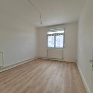 Appartement Lens 4 pièce(s) 74,69 m2 avec balcon +cave.