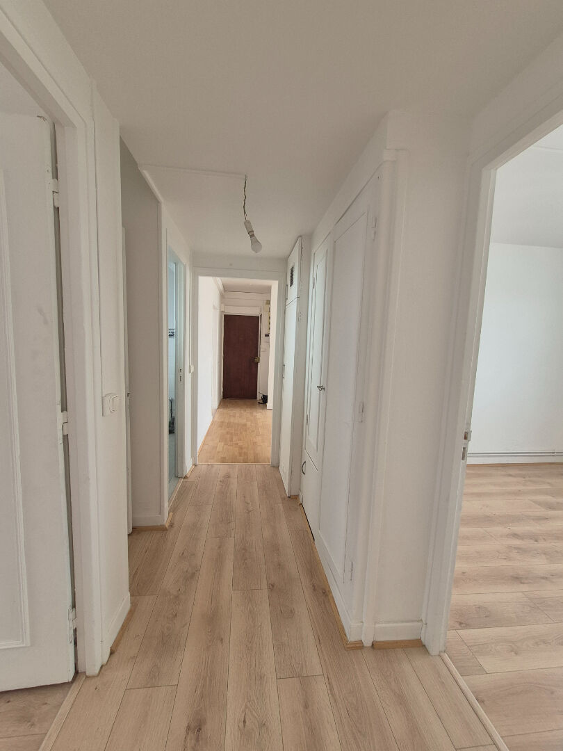 Appartement Lens 4 pièce(s) 74,69 m2 avec balcon +cave.