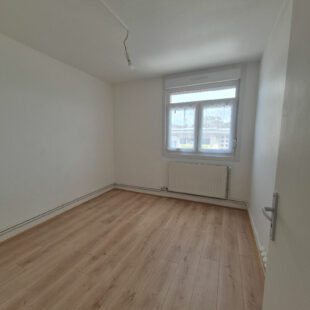 Appartement Lens 4 pièce(s) 74,69 m2 avec balcon +cave.
