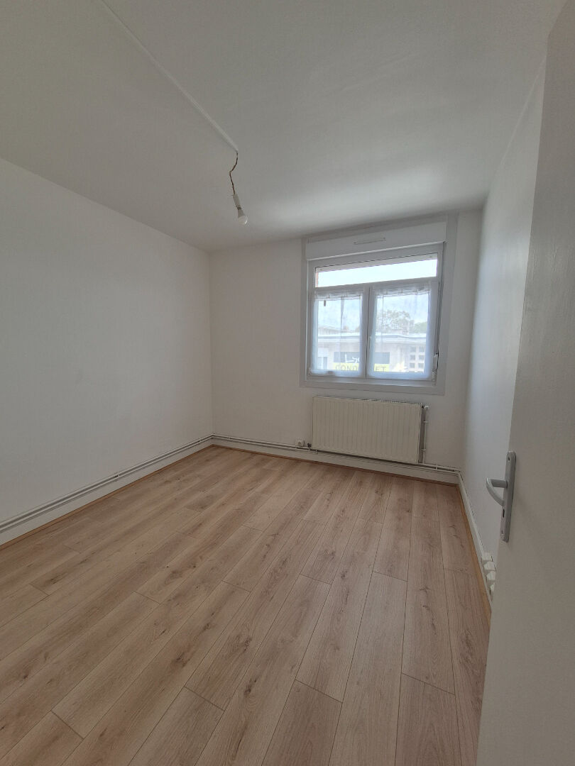 Appartement Lens 4 pièce(s) 74,69 m2 avec balcon +cave.