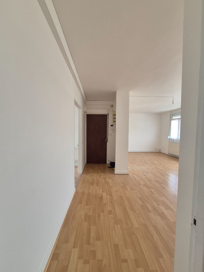 Appartement Lens 4 pièce(s) 74,69 m2 avec balcon +cave.