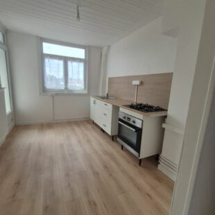 Appartement Lens 4 pièce(s) 74,69 m2 avec balcon +cave.