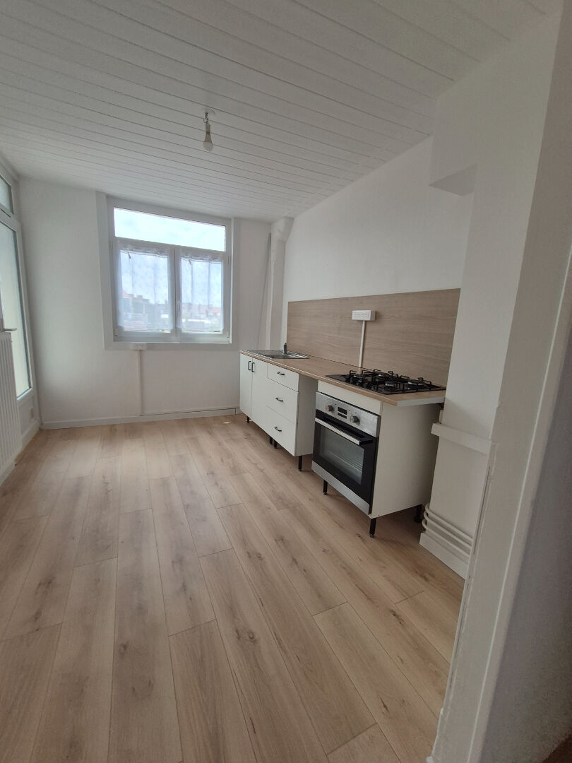 Appartement Lens 4 pièce(s) 74,69 m2 avec balcon +cave.
