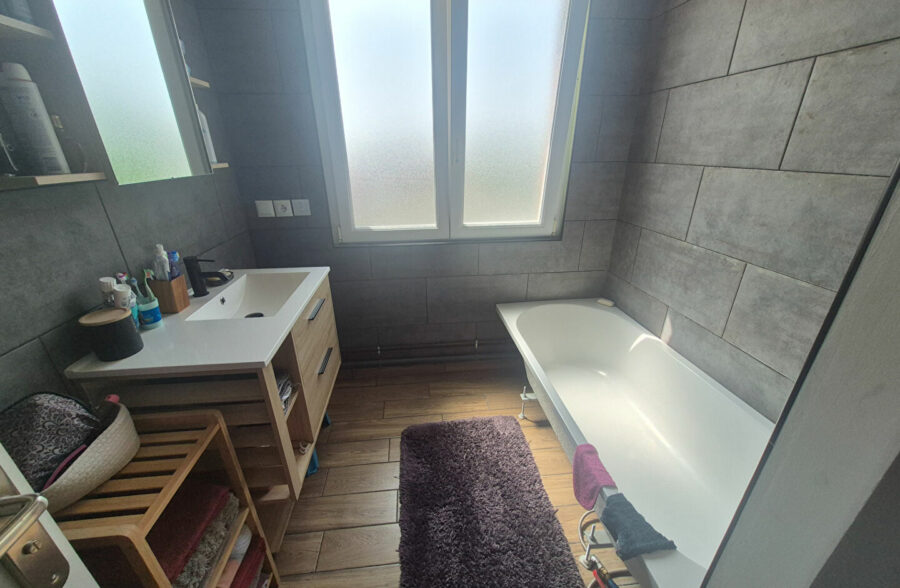 Maison semi individuelle: 3 chambres, jardin, garage