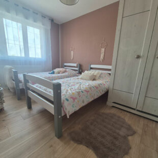 Maison semi individuelle: 3 chambres, jardin, garage