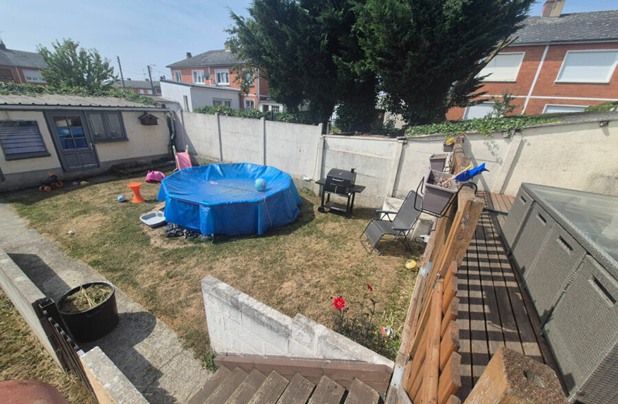 Maison semi individuelle: 3 chambres, jardin, garage