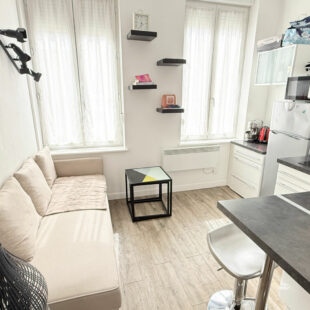 APPARTEMENT  AVEC UNE CHAMBRE ET UN PARKING