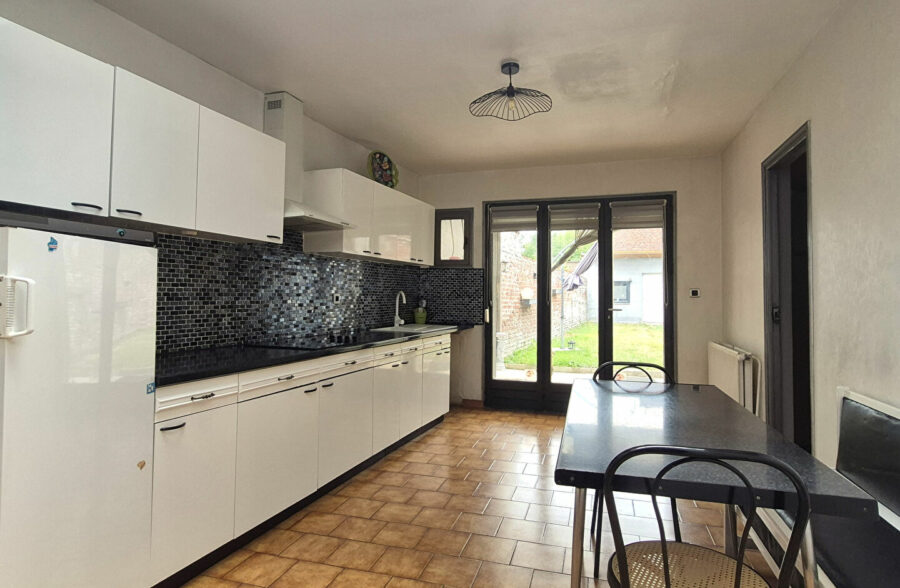 MAISON FAMILIALE 4 GRANDES CHAMBRES JARDIN GARAGE 2V
