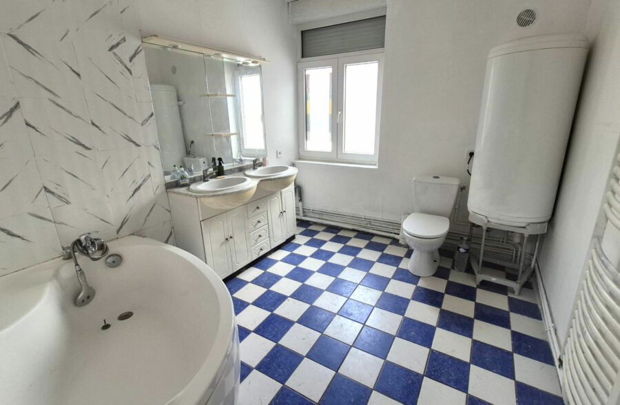 Croix, maison 110 m², 4 chambres + cour