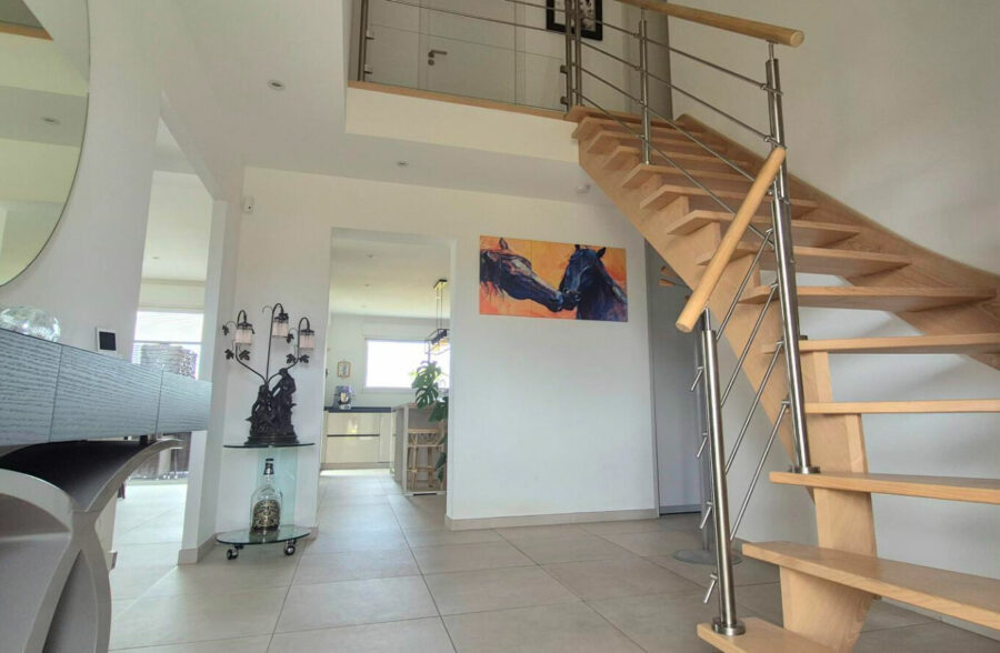 Contemporaine individuelle en brique semi plain pied  de 2020