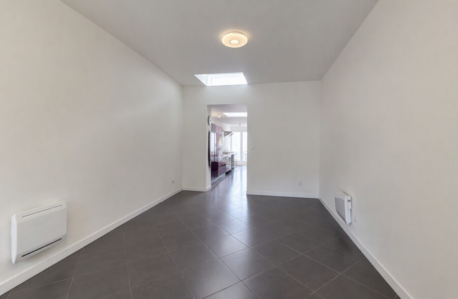 A VENDRE !! Roubaix Gare & Université ! Maison 110 m², 4 chambres, cour et terrasse, aucun travaux ! 146 500 € HAI !!!