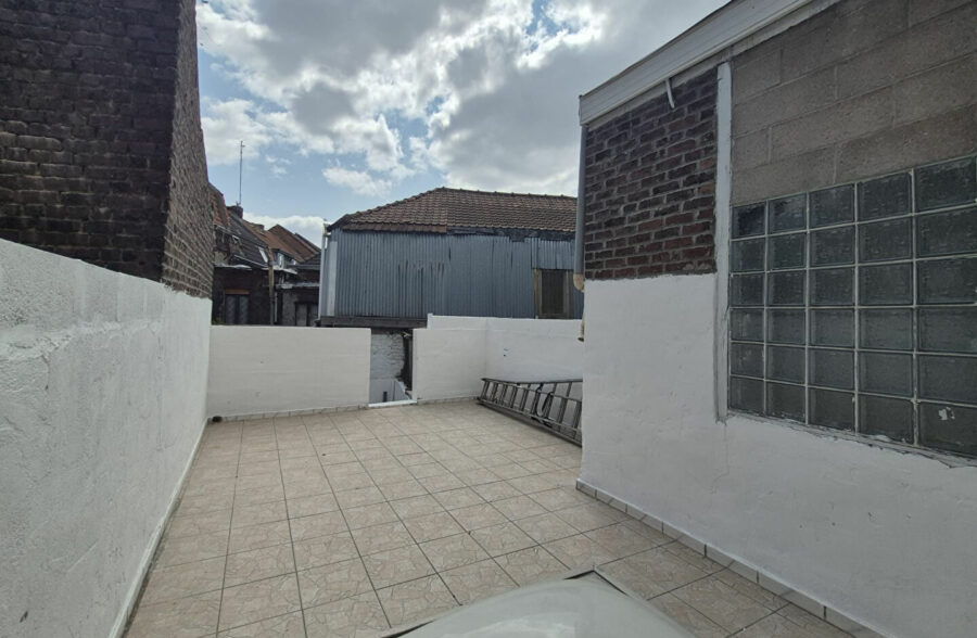 A VENDRE !! Roubaix Gare & Université ! Maison 110 m², 4 chambres, cour et terrasse, aucun travaux ! 146 500 € HAI !!!