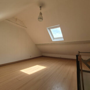 A VENDRE !! Roubaix Gare & Université ! Maison 110 m², 4 chambres, cour et terrasse, aucun travaux ! 146 500 € HAI !!!